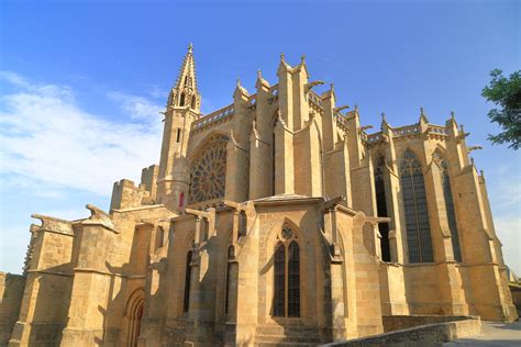 De Basilique Saint-Nazaire: Een Monumentale Kruispunt van Geschiedenis en Architectuur!