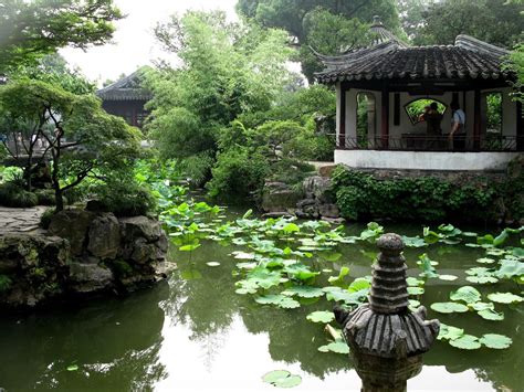  De Humble Administrator’s Garden: Een Oase van Kalmte in het Hart van Suzhou!