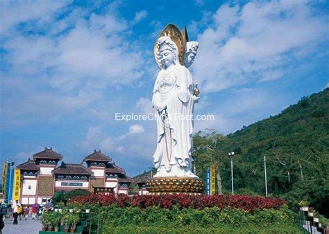  De Nanshan Tempel: Een Mythische Ontdekkingstour Door de Geschiedenis en Godsdienst!